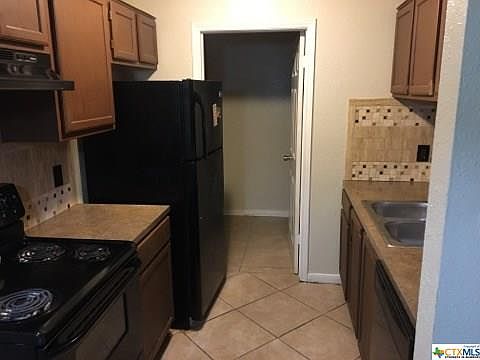 1st image of 1807 Cedarhill Dr APT B