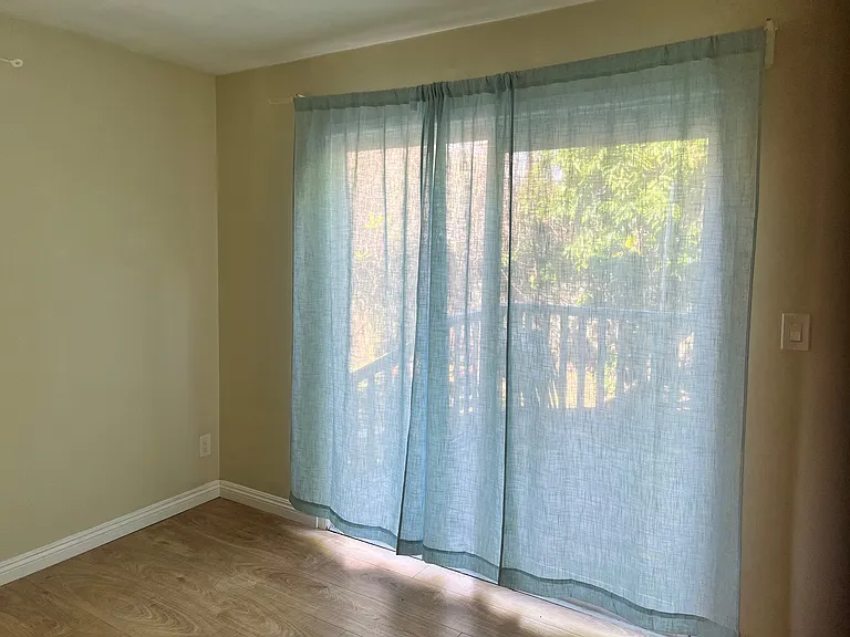 2118 N Marengo Ave — Photo 10