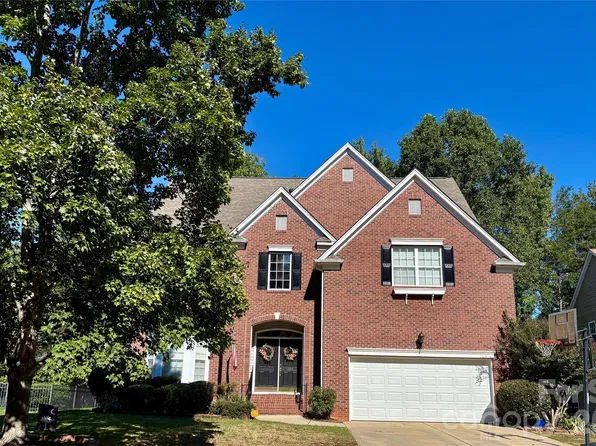 105 Coburn Ct, Fort Mill, SC 29715