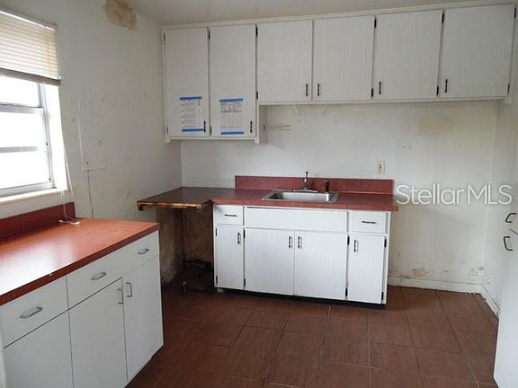 5th image of 1342 Tyrone Blvd N