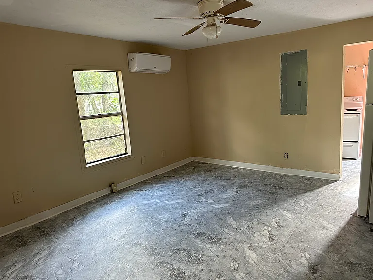 9553 Campus Ave — Photo 4