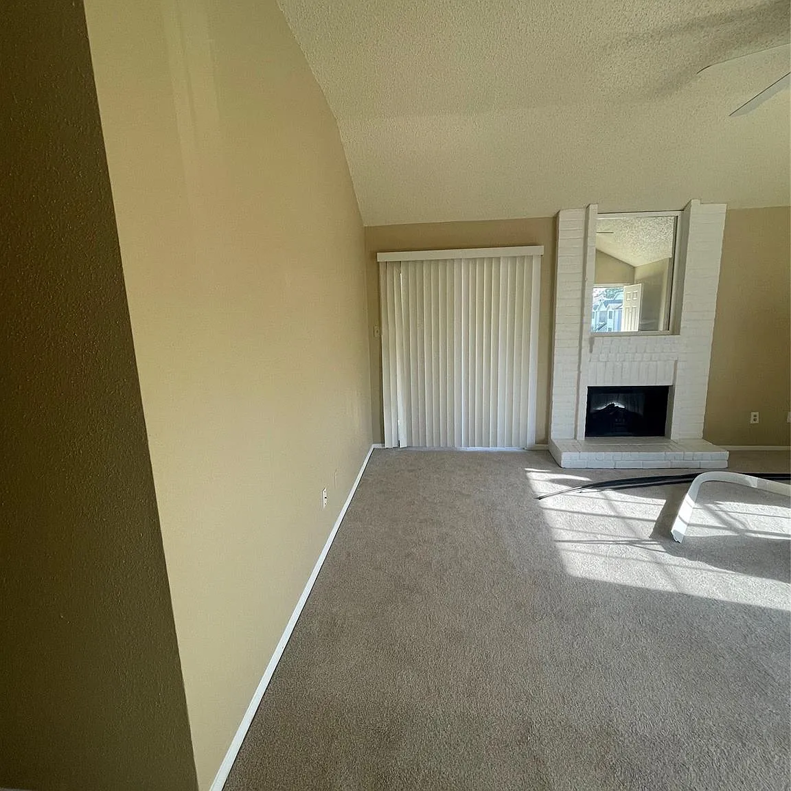 1 bed, 1.0 bath, 750 sqft, $1,000 — Photo 3