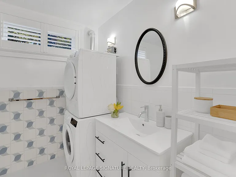 49 Sylvadene Pkwy #LOWER — Photo 11