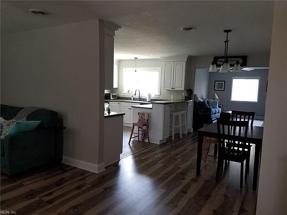 2nd image of 201 Palace Green Blvd