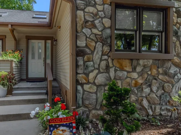 679 Heatherton Ln, West Chester, PA 19380