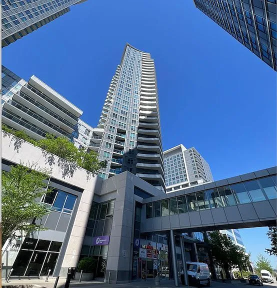 7161 Yonge St #429 — Photo 3