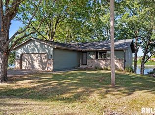 498 Juniper Point, Petersburg, IL 62675