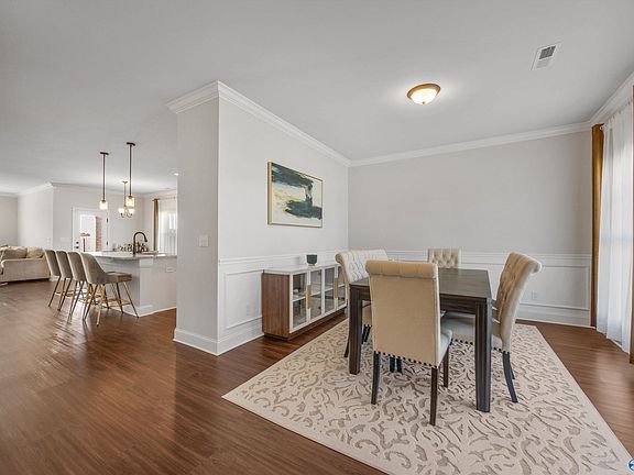 5th image of 238 Cherry Laurel Dr