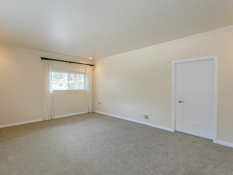 733 Circle Dr — Photo 10