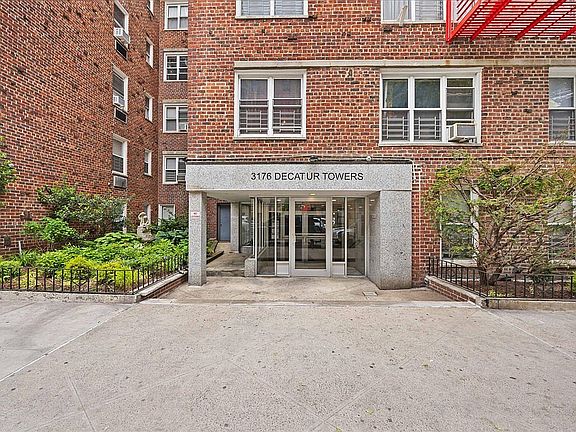 4th image of 3176 Decatur Ave APT 3A