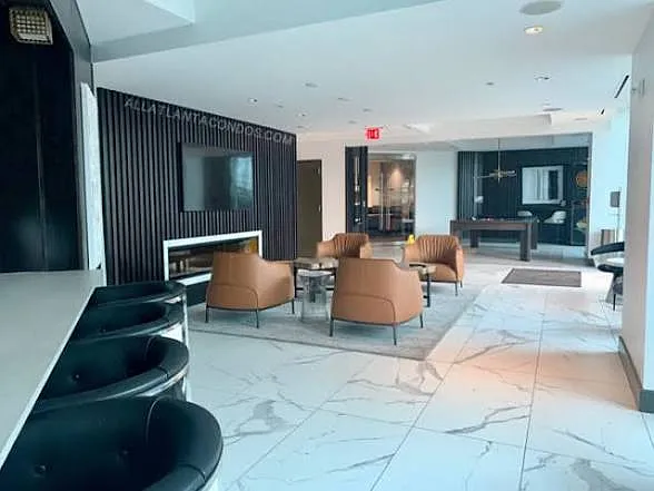 400 W Peachtree St NW #2302 — Photo 2