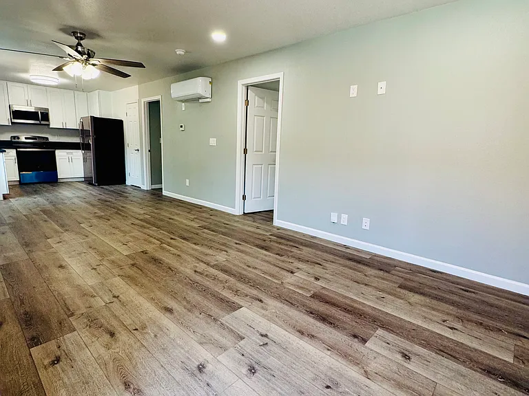 Dakota Castle Luxury Apartments — Photo 6