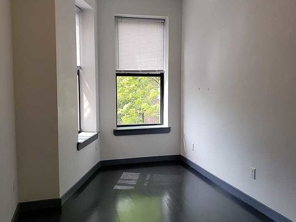 5th image of 328 Eldert St #2FF