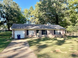 5562 Caroline Dr, Horn Lake, MS 38637