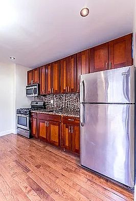 5th image of 160 Sherman Ave APT 54