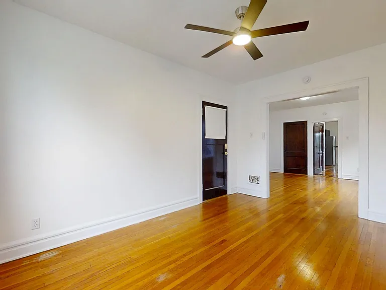 3704 Fairview Ave #2W — Photo 7