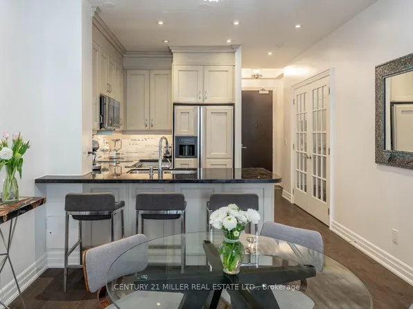 20 Burkebrook Pl #328, Toronto, ON M4G 0A1