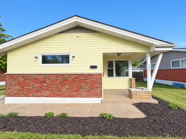 2207 Hollis Dr, Saint Louis, MO 63136