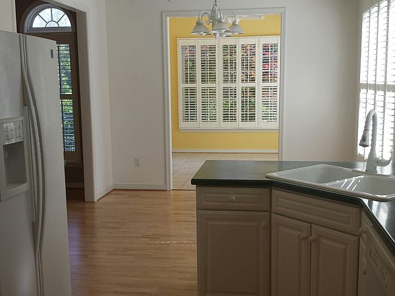 5th image of 3817 Coles Point Way