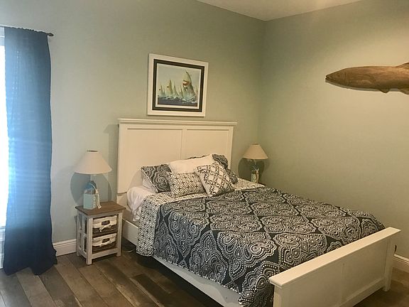 Second bedroom. Nice and big