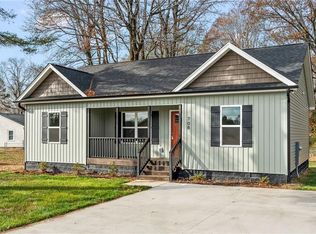 708 Ferndale Dr, Thomasville, NC 27360