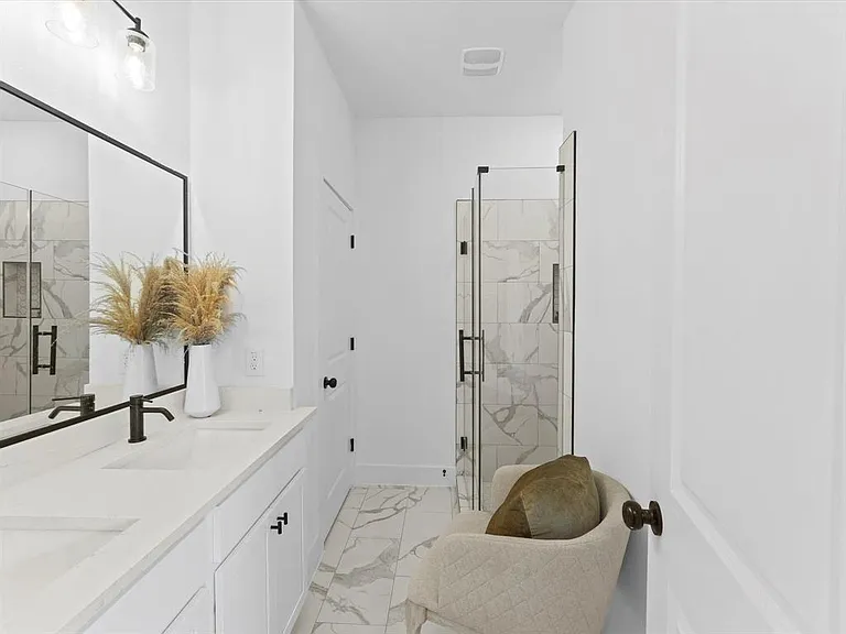1448 Dewalt St — Photo 6