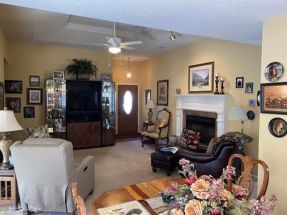 3rd image of 329 Bonnie Dr