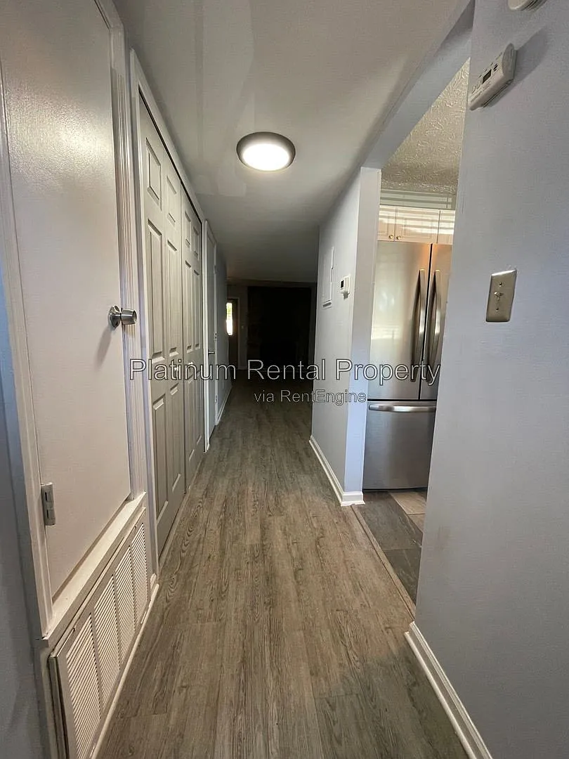 2 bed, 2.5 bath, 1062 sqft, $1,725 — Photo 2