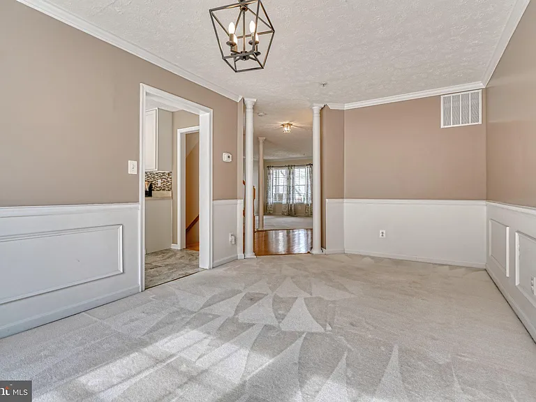 206 Colgate Dr — Photo 8