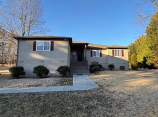 201 Fairview Rd, Louisa, VA 23093