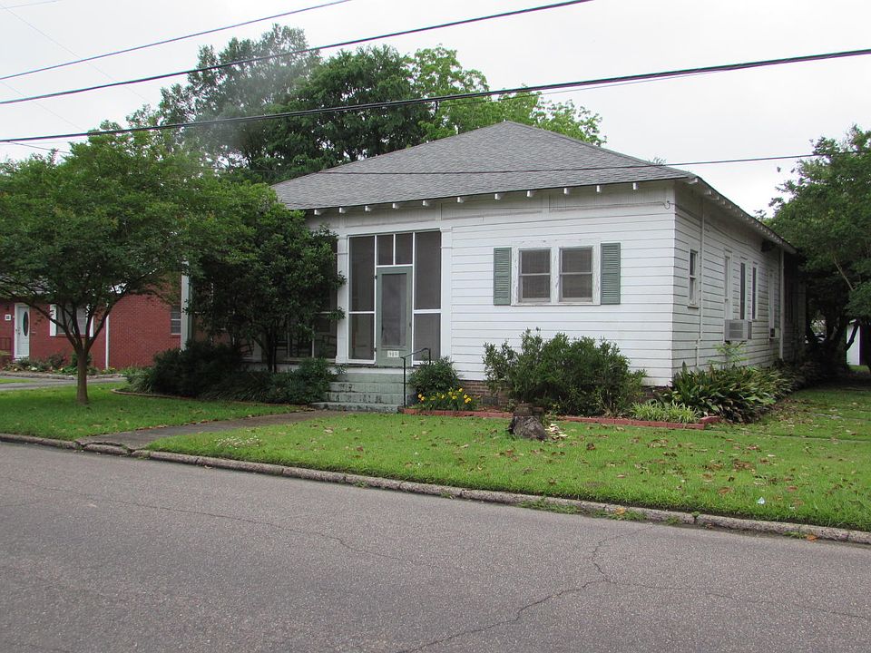1st image of 909 High School Ave