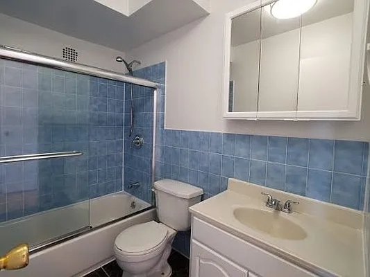 Rented by Compass | media 24