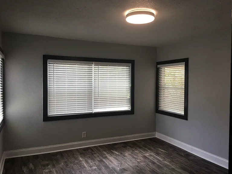 2901 W Main St — Photo 12