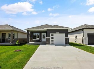 240 Ironwood Trl, Chatham Kent, ON N7M0A6