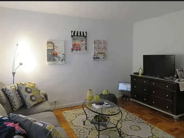 77 W 55th St APT 15A, New York, NY 10019