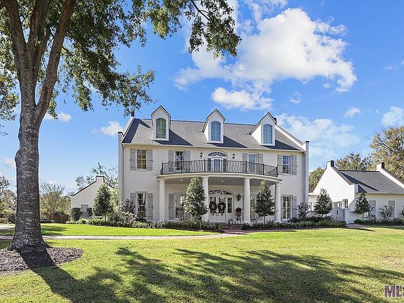 2nd image of 18653 Saint Andrews Ct W