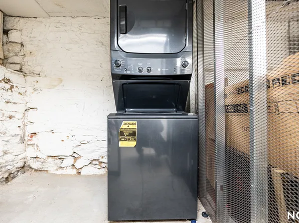 1553 De Kalb Avenue image 5 of 18