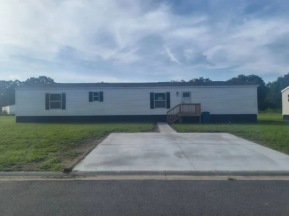 150 Merritt Cir, Brunswick, GA 31520