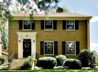 149 N Avon Rd, Elmhurst, IL 60126