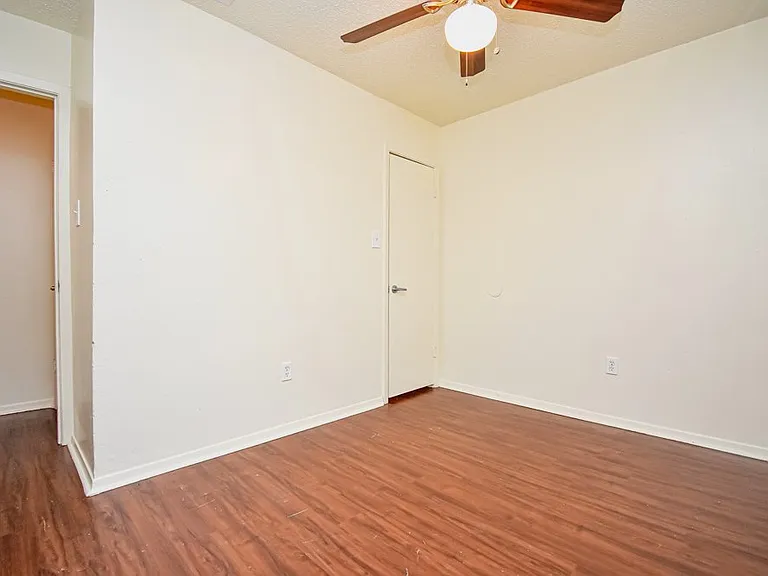 100 Sunset St — Photo 15