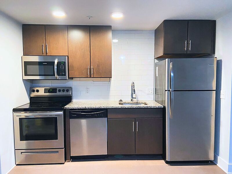 1st image of 3003 Parkwood Ave APT L109