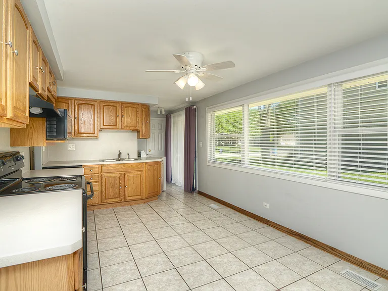 930 Sharon Ln — Photo 12