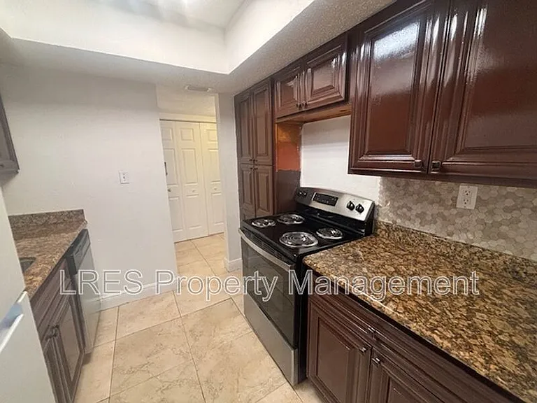 4725 S Texas Ave #C — Photo 5