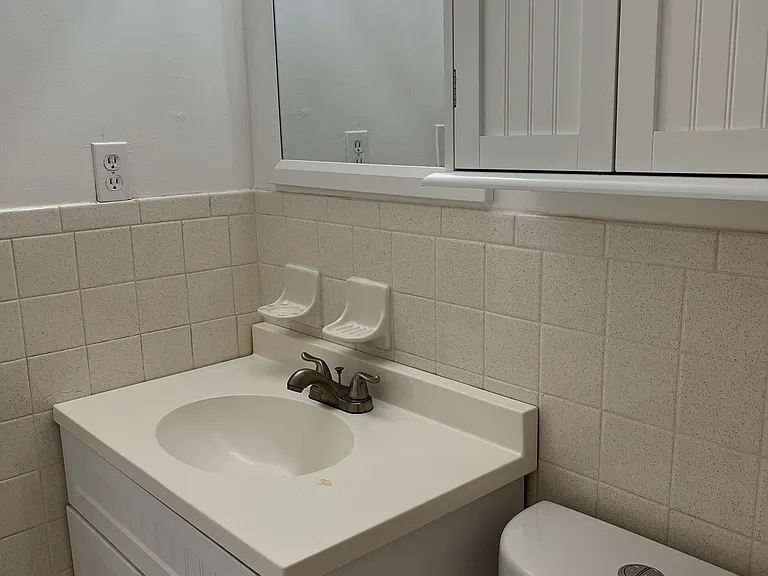 333 SE Martin Ave #3 — Photo 6