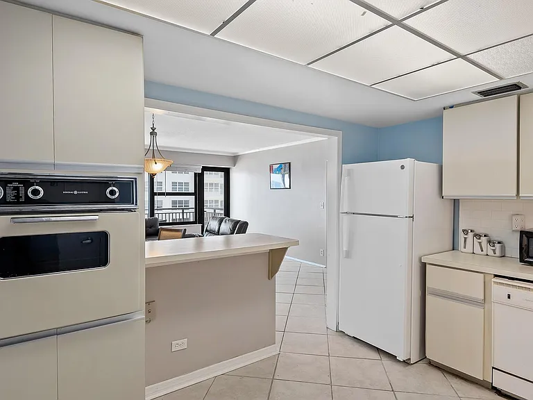 3800 Galt Ocean Dr #607 — Photo 13