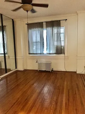 Rented by Zikos Realty Services | media 14