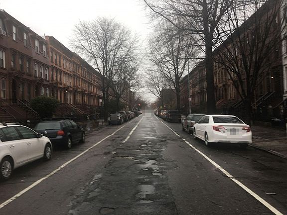 4th image of 470 Willoughby Ave