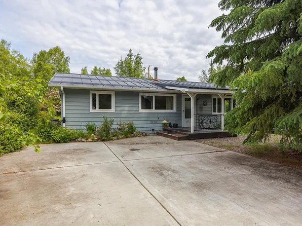 215 E 8th Ave, North Pole, AK 99705
