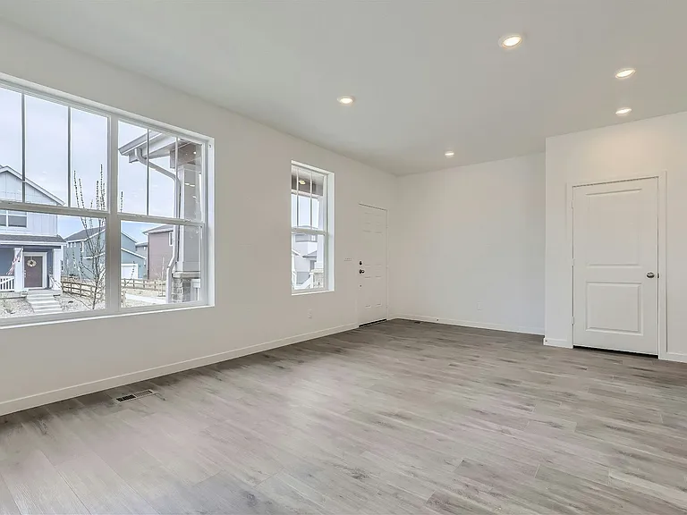 560 Cottonwood Ave — Photo 13