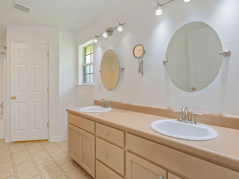 9750 Parker Lake Cir — Photo 19